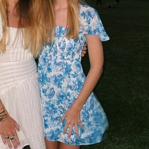 show me your mumu floral blue white mini dress